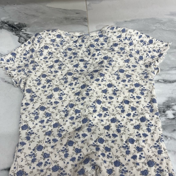 Floral Button-Up Top - Picture 3 of 3